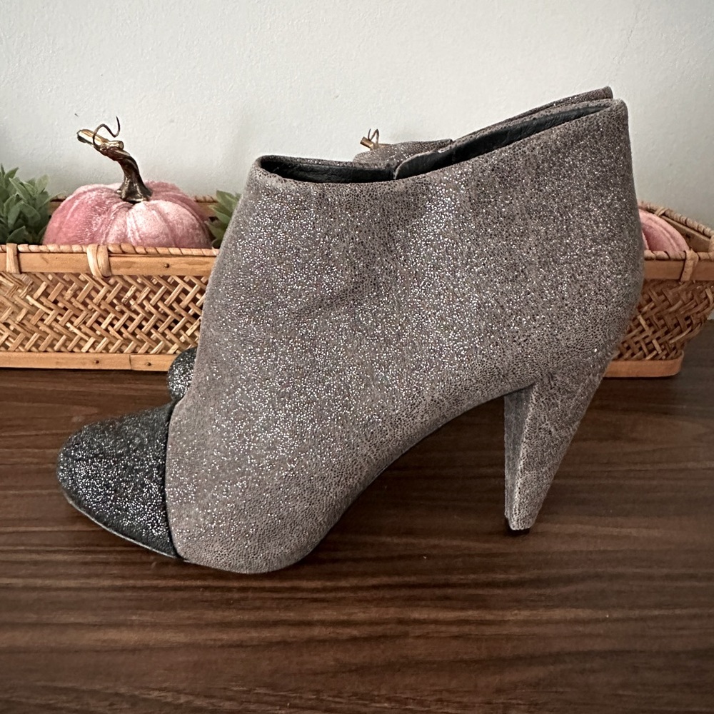 Vince Camuto Amoby Glitter Heels size 9
